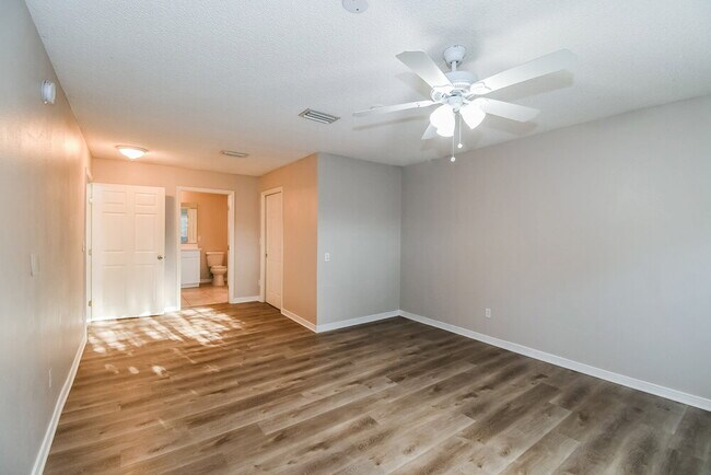 Building Photo - 481 Portobello Dr
