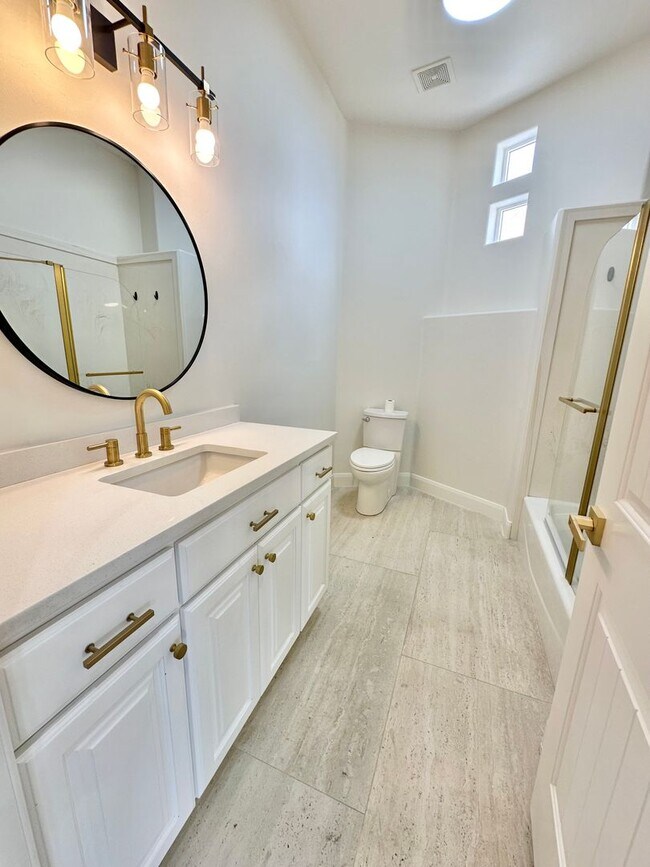 Building Photo - Beautiful 3-bed 2 bath Home! VIEWS VIEWS V...