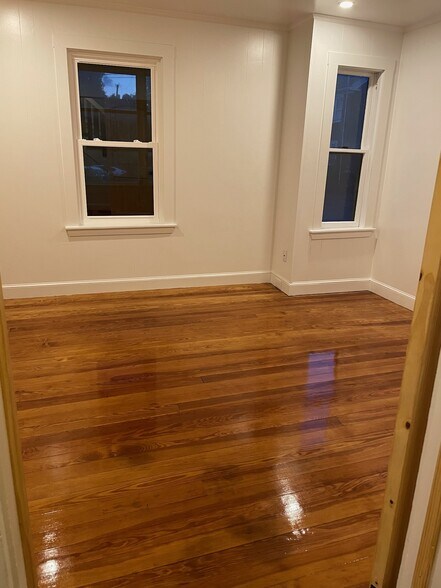 Building Photo - 28 Alden Pl