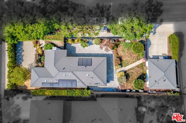 Building Photo - 4340 W 60th St
