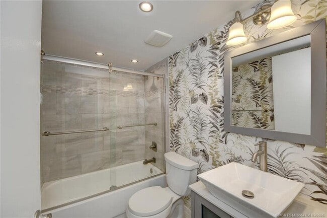 Building Photo - 10044 S Ocean Dr