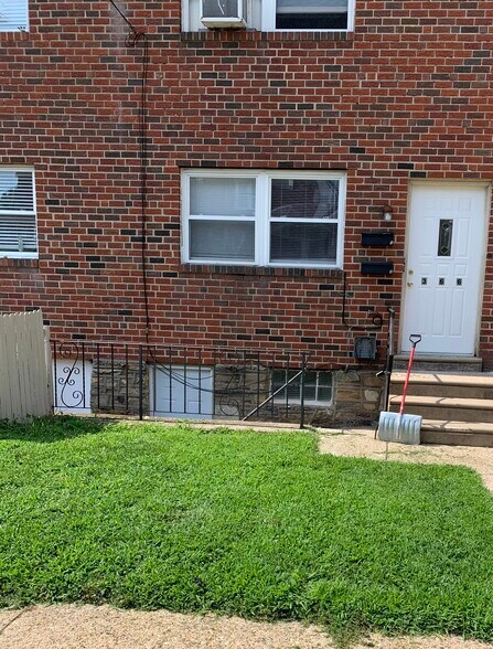 Building Photo - 366 Ripka St