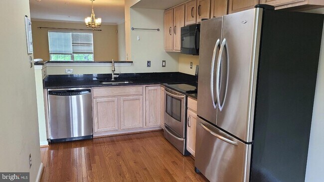Building Photo - 12820 Rexmore Dr