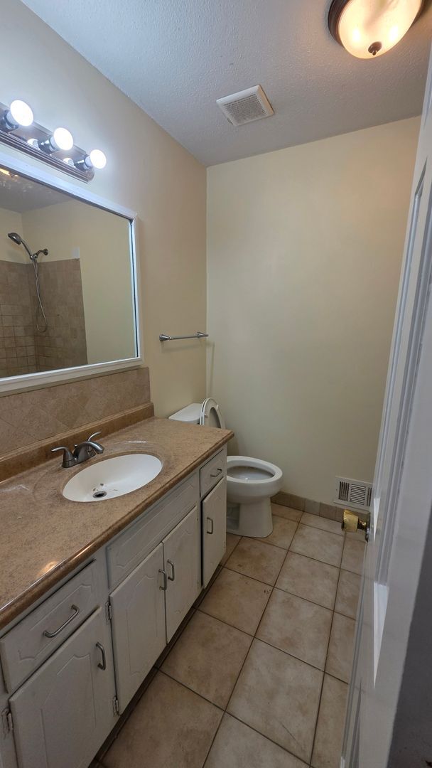 Building Photo - !!COMING SOON!! Beautiful 3BR 2 BA Home w/ Large Backyard • Full Appliance Suite • 2-Car Garage i...