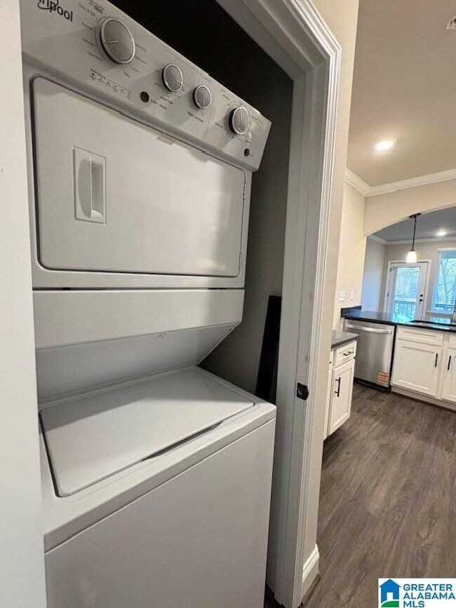 Building Photo - 4401 Lennox Pl