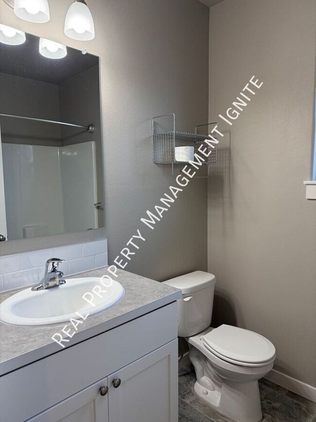 Building Photo - 2569 NW Spruce Pl