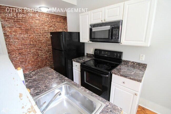 Building Photo - 537 S 55th St