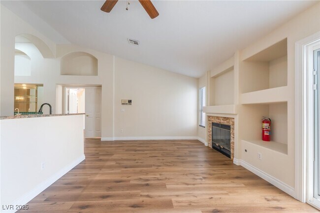 Building Photo - 8250 Fox Tail Way