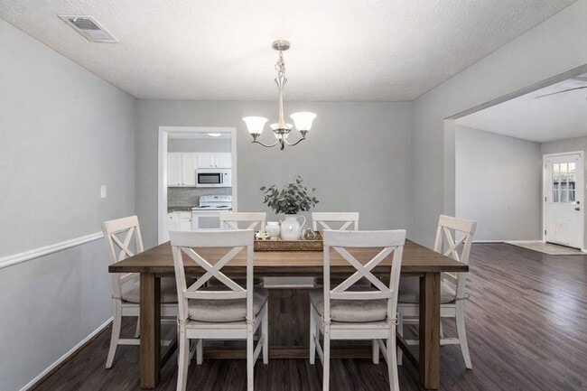 Building Photo - 16210 Cypress Point Dr