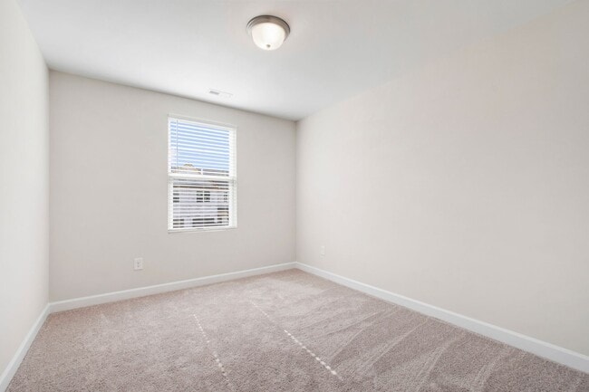 Building Photo - Charming 3BR Townhome in the Sought-After Springvale Community!