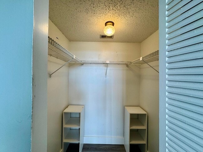 Building Photo - 1800 SW 81st Ave