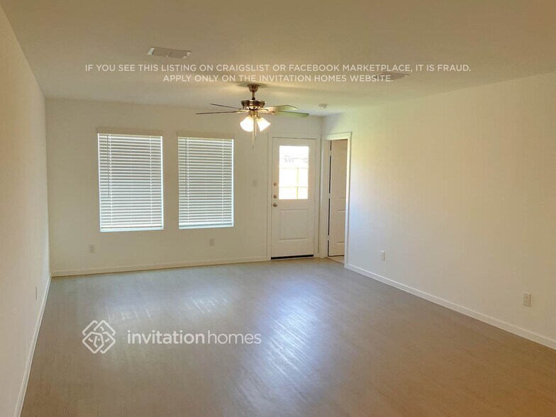 Building Photo - 1407 Merlin Blf St