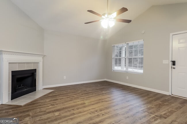 Building Photo - 60 Summer Breeze Ct