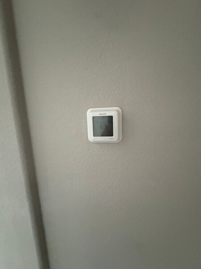 Building Photo - Charming 4 Bedroom Newer South Reno Home