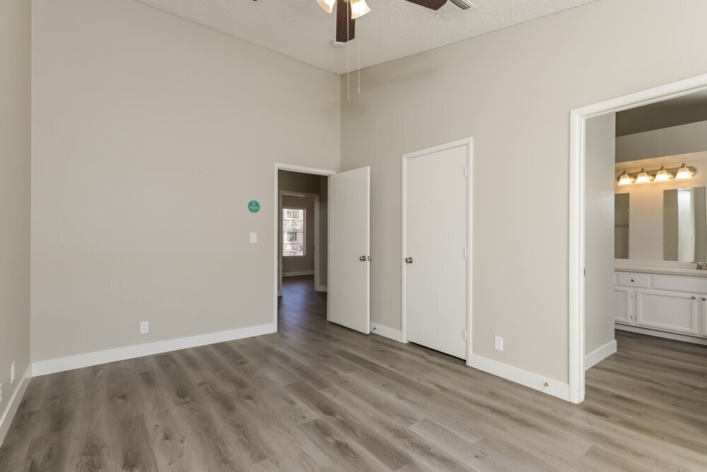 Building Photo - 934 Wagon Train Dr