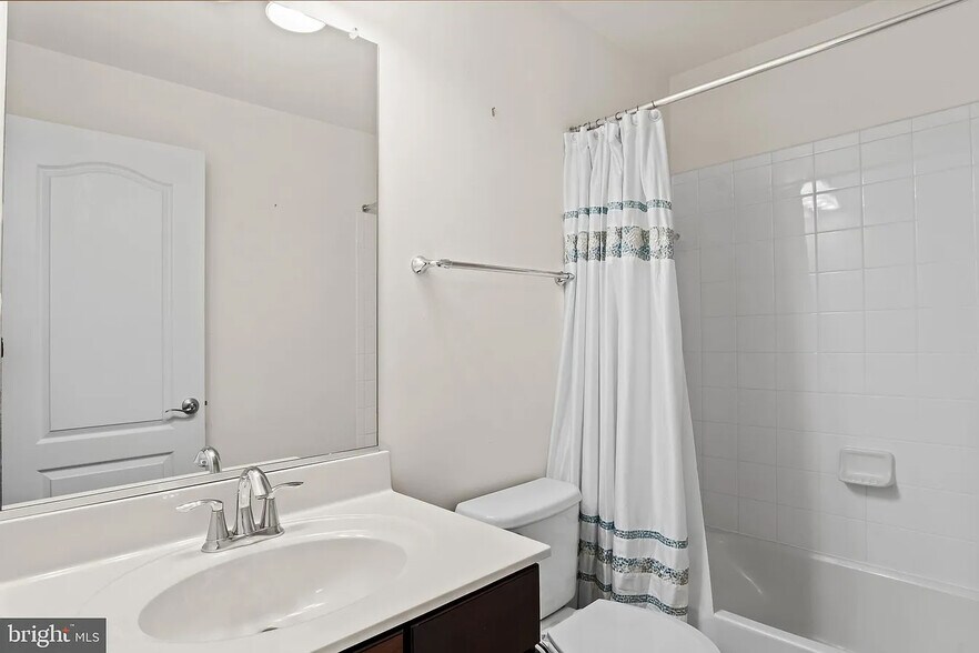 Building Photo - 15240 Torbay Way