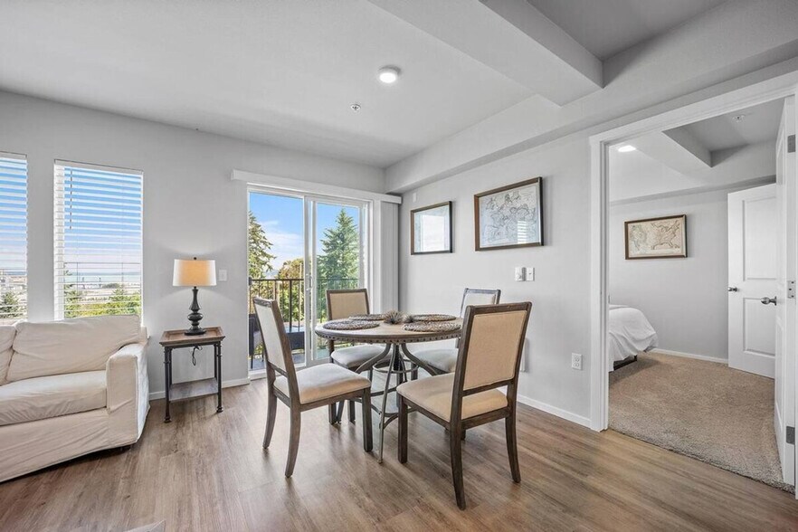 Building Photo - 624 E 32nd St