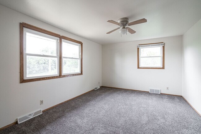 Building Photo - Josephine