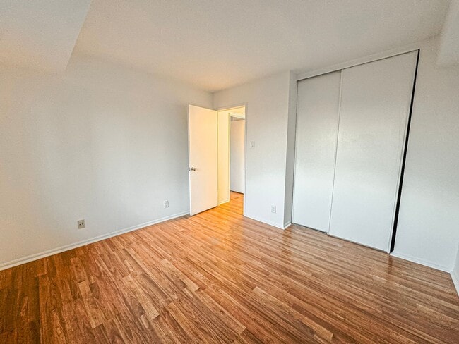 Building Photo - Recently Renovated 3 Bed 2.5 Bath Condo With Balcony In Vibrant Watergate At Landmark - Utilities...
