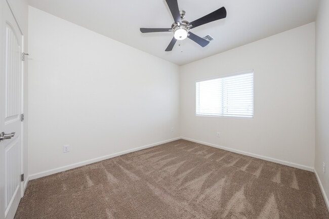 Building Photo - 3732 E Mercedes Ct