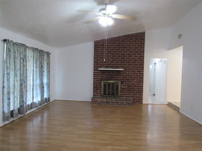 Building Photo - 8506 Sorrel Dr