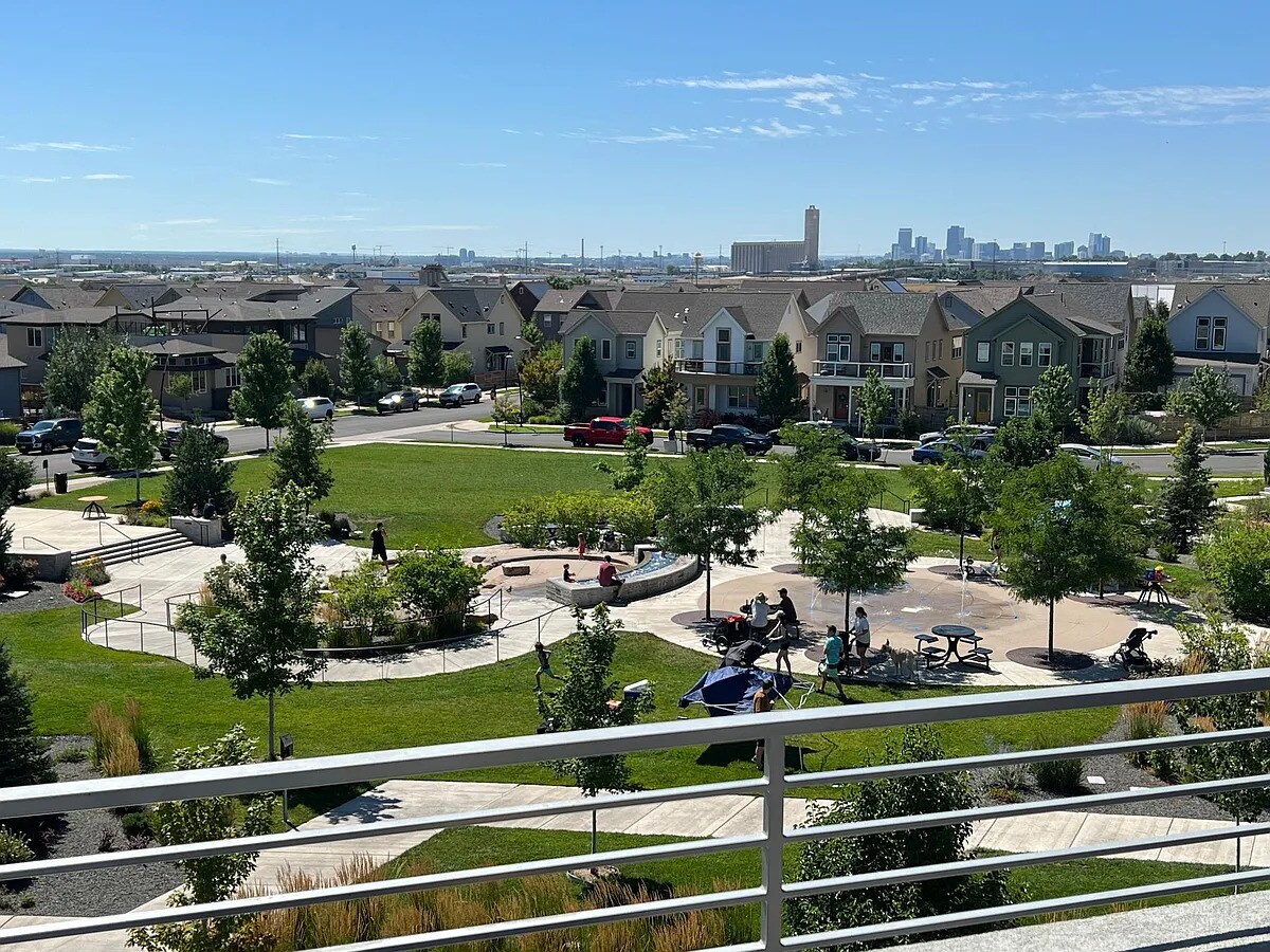 Building Photo - 1962 W 67th Pl