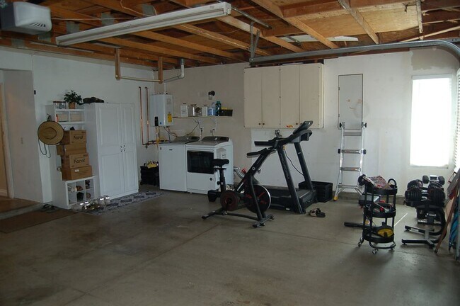 Building Photo - 15444 Old Castle Rd