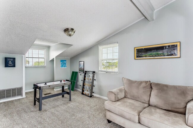 Building Photo - 1402 Via De Luna Dr