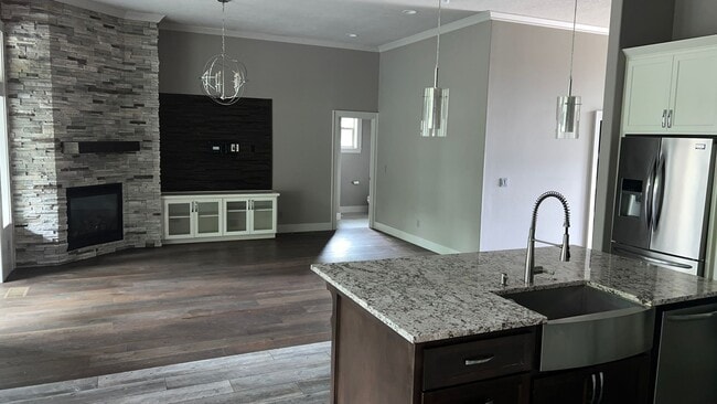 Building Photo - VIDEOTOUR: Executive-Style Custom Home, Incredible Quality! PETS WELCOME