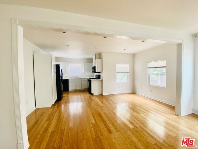 Building Photo - 767 Bennett Ave