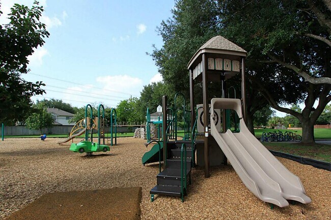 Building Photo - 523 High Meadows Dr