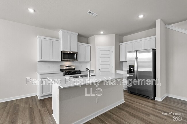 Building Photo - 289 S Neon Ave