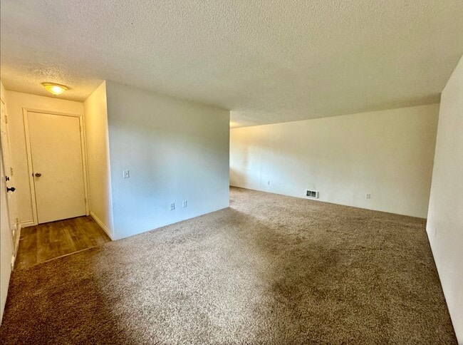 Building Photo - Move-In Special! Rent Ready 2-Bedroom 1 Ba...