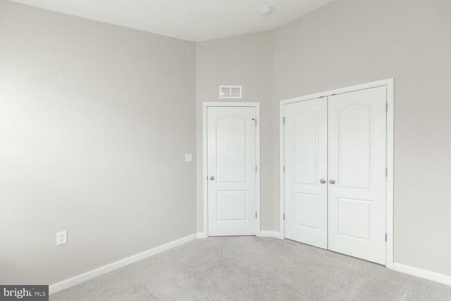 Building Photo - 227 Schramm Lp