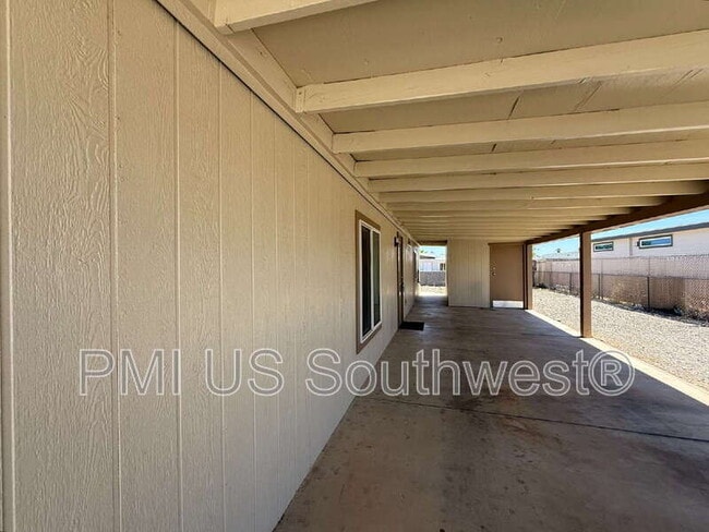 Building Photo - 622 Riverfront Dr