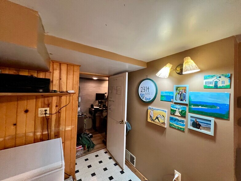 Building Photo - 210 Bucholz Ct