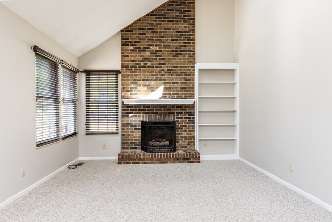 Building Photo - 6085 Tara Hill Dr
