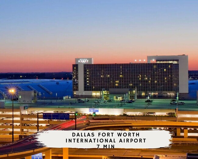 Building Photo - 3321 Ridgehaven St