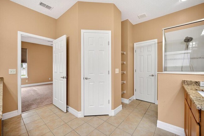 Building Photo - 1374 Lexington Ave