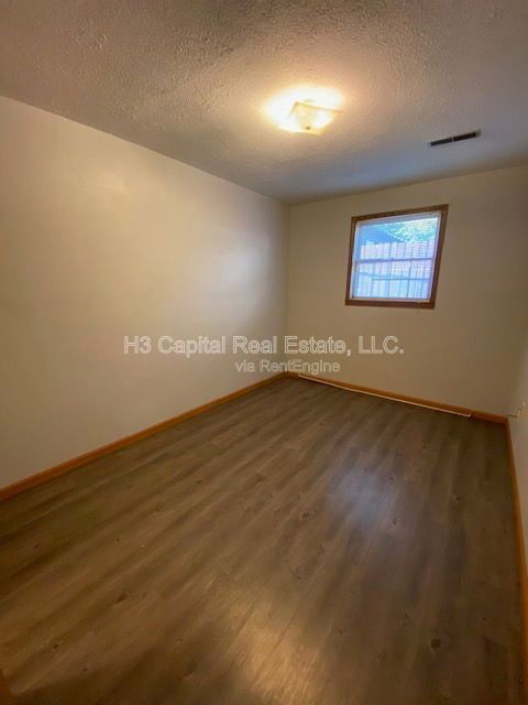 Building Photo - 806 Olive St