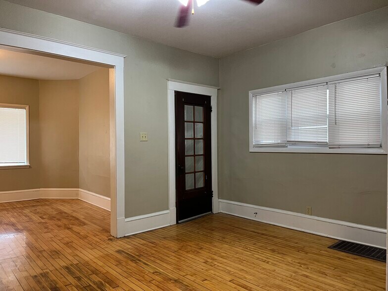 Building Photo - 333 E Lincoln Ave