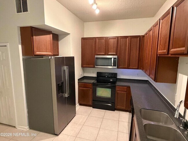 Building Photo - 7071 Deer Lodge Cir