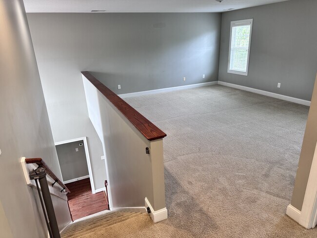 Building Photo - 114 Hills Lorough Loop