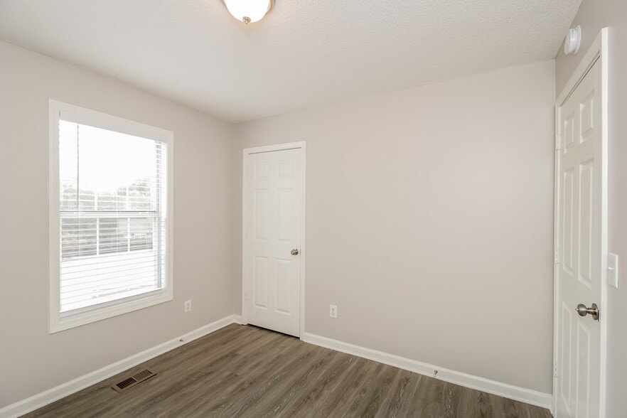 Building Photo - 430 Ivy Crest Dr