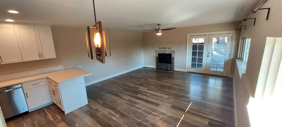 Building Photo - 603 Sunset Dr