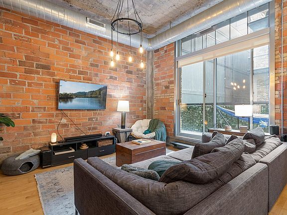 Building Photo - 521 S 7th St