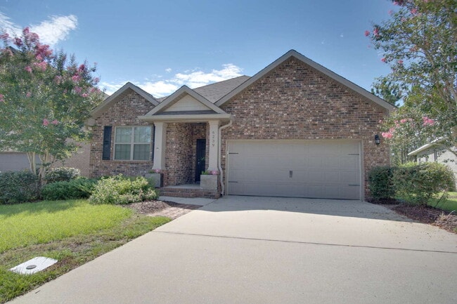 Building Photo - Spacious 3BR/2BA Home in Pace – Pet-Friend...