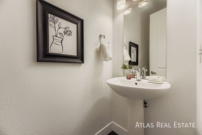 Building Photo - 2227 Eliot St