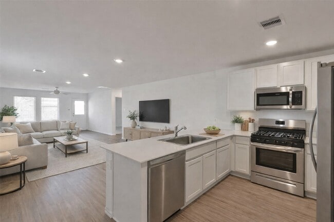 Building Photo - 747 Hackberry Br Ct