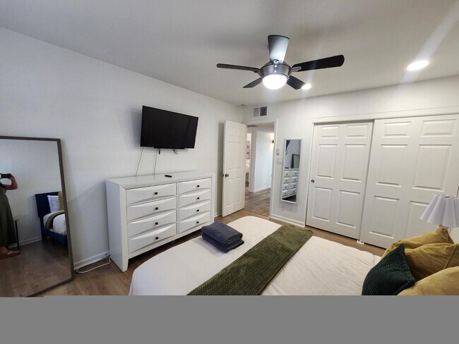 Building Photo - 7225 E Villa Way